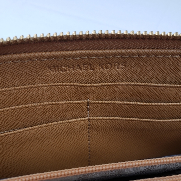 Michael Kors Tan Brown Wallet - Picture 10 of 15